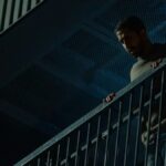 Charlie Heaton e Sagar Radia em