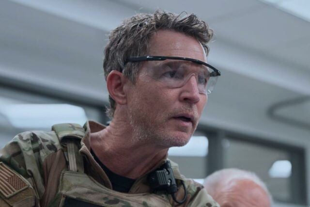 A estrela de 'The Pitt' Shawn Hatosy provoca o retorno dramático do episódio 7 da segunda temporada do Dr. Abbot: “Ele está em uma equipe da SWAT… É por isso que ele está ouvindo os scanners da polícia”
