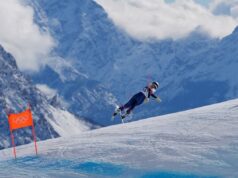 A estrela do esqui da equipe dos EUA, Lindsey Vonn, bate no downhill feminino nas Olimpíadas de Milão Cortina Lindsey Vonn caiu durante uma corrida de esqui alpino nos Jogos Olímpicos de Inverno de 2026.