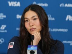 A estrela do snowboard dos EUA, Chloe Kim, pede unidade depois que Trump critica companheiro de equipe por causa da repressão aos imigrantes ARQUIVO – Hunter Hess, dos Estados Unidos, executa...