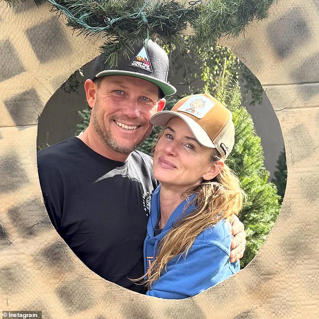 A ex Juliette Lewis, 52, de Brad Pitt, vem a A ex-namorada de Brad Pitt, Juliette Lewis, revelou que está em um novo relacionamento - sete anos depois de se separar do baterista do Rage Against The Machine, Brad Wilk