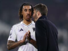 A excelente participação especial de Leny Yoro no Man Utd contra o West Ham chamou a atenção de Gary Neville e Ian Wright por todos os motivos certos A excelente participação especial de Leny Yoro no Man Utd contra o West Ham chamou a atenção de Gary Neville e Ian Wright por todos os motivos certos