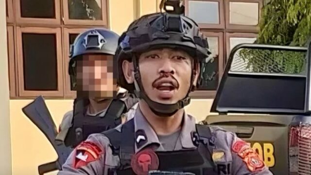 A figura de Bripda MS, um membro da Brimob que A figura de Bripda MS, um membro da Brimob que supostamente abusou de um estudante de madrasa até a morte