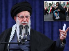 A história assassina de tirania do aiatolá Ali Khamenei como líder supremo do Irã O tirano eliminado do Irão, o aiatolá Ali Khamenei, passou quase 37 anos como líder supremo da República Islâmica, supervisionando um regime assassino e opressivo com mais de 30.000 execuções patrocinadas pelo Estado sob a sua supervisão.