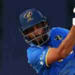 A invencibilidade de Aryansh Sharma em 74 corridas leva os Emirados Árabes Unidos à vitória de cinco postigos sobre o Canadá