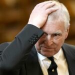 O Príncipe Andrew chega para o funeral da Duquesa de Kent na Catedral de Westminster, em Londres, terça-feira, 16 de setembro de 2025.