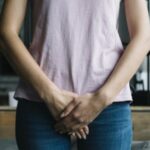 A lei sobre raspar o cabelo na área dos órgãos íntimos no Islã, esta é a resposta de Buya Yahya