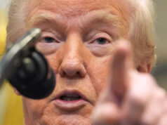 A mudança de Trump para Harvard reflete uma de suas táticas preferidas: ações judiciais Yahoo news home