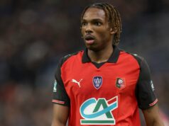 A nova contratação de £ 60 milhões do Liverpool acabou de ser humilhada pela ex-estrela do Man United na vitória por 3 a 0 A nova contratação de £ 60 milhões do Liverpool acabou de ser humilhada pela ex-estrela do Man United na vitória por 3 a 0