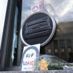 Desenho animado de Clay Jones