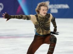 A patinadora da equipe dos EUA, Ilia Malinin, deslumbra os fãs das Olimpíadas com um backflip no gelo Ilia-Malinin-Olimpíadas-backflip-GettyImages-2259806724