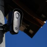 Um leitor de placas no Santa Teresa Boulevard é visto em Morgan Hill, Califórnia, em 10 de outubro de 2023. (Dai Sugano/Bay Area News Group)