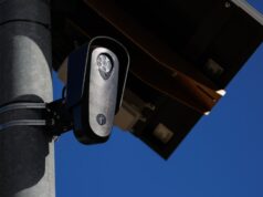 A polícia de San Jose controla as políticas de leitura de placas enquanto o debate sobre tecnologia de vigilância aumenta Um leitor de placas no Santa Teresa Boulevard é visto em Morgan Hill, Califórnia, em 10 de outubro de 2023. (Dai Sugano/Bay Area News Group)