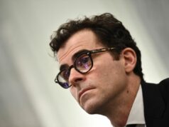 A própria pesquisa da Meta descobriu que a supervisão dos pais não ajuda realmente a conter o uso compulsivo das mídias sociais pelos adolescentes Instagram CEO Adam Mosseri testifies at a US Senate hearing in Washington, DC, on December 8, 2021. - Mosseri appeared before Congress after press reports based on leaked internal research showed the photo-sharing app could harm its young users. Mosseri's testimony comes as the social media networks under Facebook parent Meta battle a crisis sparked by the company's own documents, and which have rekindled a years-old US push for regulation. (Photo by BRENDAN SMIALOWSKI/AFP via Getty Images)