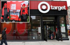 A regra do sorriso forçado da Target assusta os compradores enquanto os negócios enfrentam dificuldades a parte externa de uma loja alvo