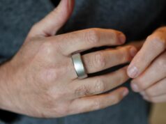 A tecnologia invisível que quer transformar futuros anéis inteligentes em controles remotos Uma imagem promocional do UltraTouch RG1