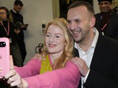 A vitória sísmica dos Verdes nas eleições suplementares de Gorton e Denton é uma ‘vitória da trapaça’, afirma Nigel Farage: atualizações ao vivo e reação A vitória sísmica dos Verdes nas eleições suplementares de Gorton e Denton é uma 'vitória da trapaça', afirma Nigel Farage: atualizações ao vivo e reação