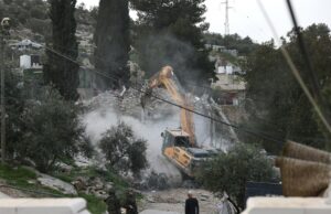 AO VIVO: Ataques israelenses têm como alvo Gaza e Cisjordânia enquanto Trump e Netanyahu se reúnem AO VIVO: Israel aprova medidas para expandir seus poderes na Cisjordânia ocupada