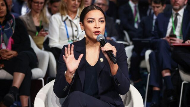 AOC acusa Israel de genocídio na Alemanha, onde o Holocausto AOC acusa Israel de genocídio na Alemanha, onde o Holocausto foi lançado, provocando indignação