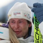 ASSISTIR: Biatleta norueguês superado pela emoção, admite ter traído a namorada após ganhar a medalha de bronze