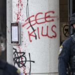 ASSISTIR: Turma estudantil anti-ICE ataca polícia no centro de Los Angeles