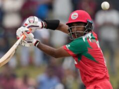 Aamir Kaleem, de Omã, torna-se o jogador mais velho a marcar meio século em Copas do Mundo T20 Aamir Kaleem, de Omã, torna-se o jogador mais velho a marcar meio século em Copas do Mundo T20