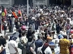 Acusação de terrorismo colocada sobre o susto de bomba no comício do Dia da Invasão de Perth Acusação de terrorismo colocada sobre o susto de bomba no comício do Dia da Invasão de Perth