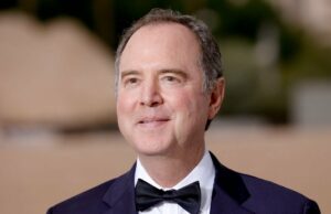 Adam Schiff afirma que a fusão Paramount-WBD ‘deve estar sujeita aos mais altos níveis de escrutínio’ Adam Schiff afirma que a fusão Paramount-WBD 'deve estar sujeita aos mais altos níveis de escrutínio'