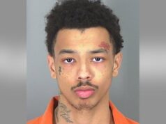 Adolescente supostamente atira fatalmente na namorada com seu filho nas proximidades Adolescente do Tennessee baleada e morta pelo ex-namorado enquanto tentava escapar do carro dele