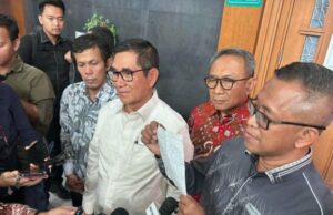 Advogado revela fatos chocantes: 99% das 2.596 cartas de acusação de Kerry Riza Copas da acusação Advogado revela fatos chocantes: 99% das 2.596 cartas de acusação de Kerry Riza Copas da acusação