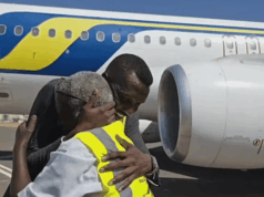 Aeroporto de Cartum recebe primeiro voo regular desde o início da guerra no Sudão Voo pousa no aeroporto de Cartum