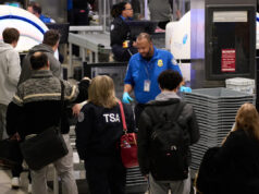 Agentes da TSA estão trabalhando sem remuneração em aeroportos dos EUA devido a outra paralisação Yahoo news home