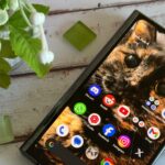 Google Pixel Fold desdobrado para mostrar a tela interna