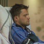 Ajudante de cozinha de Brisbane é acusado de tentar matar garçonete