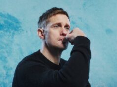 Alexander Skarsgård e seu pai indicado ao Oscar ajudam ‘SNL’ a atingir seu milésimo episódio Alexander Skarsgård e seu pai indicado ao Oscar ajudam 'SNL' a atingir seu milésimo episódio