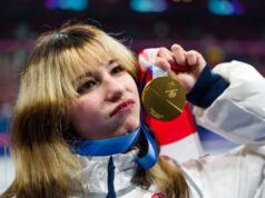 Alysa Liu revela o significado por trás de seu penteado agora viral nas Olimpíadas Alysa Liu revela o significado por trás de seu penteado agora viral nas Olimpíadas