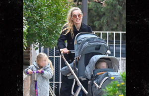 Amber ouviu todos os sorrisos enquanto Johnny Depp filma o retorno de Hollywood âmbar ouviu backgrid 2