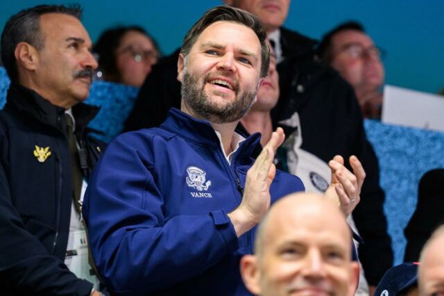 Ambiente rico em alvos: JD Vance investiga fraude na Califórnia
