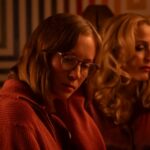 Análise inicial de 'Sexo adolescente e morte no acampamento Miasma': Hannah Einbinder e Gillian Anderson tentam sobreviver ao assassino de Jane Schoenbrun; Mubi data de lançamento teatral