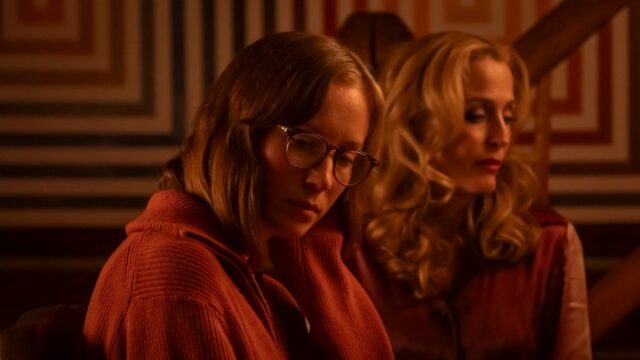 Análise inicial de 'Sexo adolescente e morte no acampamento Miasma': Hannah Einbinder e Gillian Anderson tentam sobreviver ao assassino de Jane Schoenbrun; Mubi data de lançamento teatral
