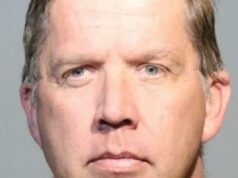 Anfitrião do Airbnb na Flórida acusado de andar nu pelo resort e praticar sexo com aspirador de pó Mugshot de Kevin Dale Westerhold, que foi preso por exposição de órgãos sexuais pelo xerife do condado de Osceola.