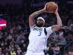 Anthony Davis deve perder o resto da temporada regular dos Wizards devido a lesões O atacante do Dallas Mavericks, Anthony Davis (3), tenta passar contra o Utah Jazz durante o primeiro tempo no Delta Center.