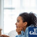 Aparelho de TV é a forma mais popular de assistir ao YouTube no Reino Unido, segundo estudo