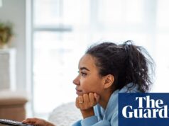 Aparelho de TV é a forma mais popular de assistir ao YouTube no Reino Unido, segundo estudo Aparelho de TV é a forma mais popular de assistir ao YouTube no Reino Unido, segundo estudo