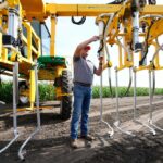 Appelbaum: O que substitui os trabalhadores imigrantes deportados? Não americanos.