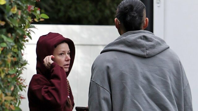 Ariana Madix reúne os pertences finais da antiga casa com Ariana Madix pega os itens restantes da casa de Valley Village