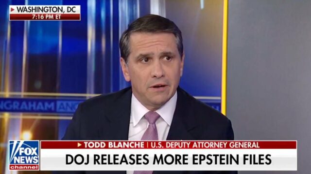 Arquivos de Epstein: Vice-AG diz que investigará, mas 'não é Vice-AG Todd Blanche