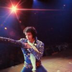Arrogância, suor e flerte giram em 'EPiC: Elvis Presley in Concert', uma homenagem a um artista e pouco mais