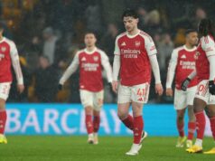 Arsenal empata com Wolves para dar ao Manchester City um grande impulso na corrida pelo título da Premier League Arsenal empata com Wolves para dar ao Manchester City um grande impulso na corrida pelo título da Premier League