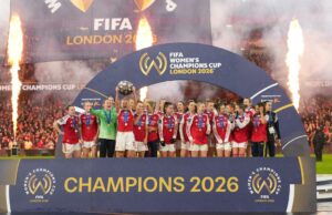 Arsenal levanta primeira Copa dos Campeões Feminina em vitória emocionante sobre o Corinthians lightbox-info